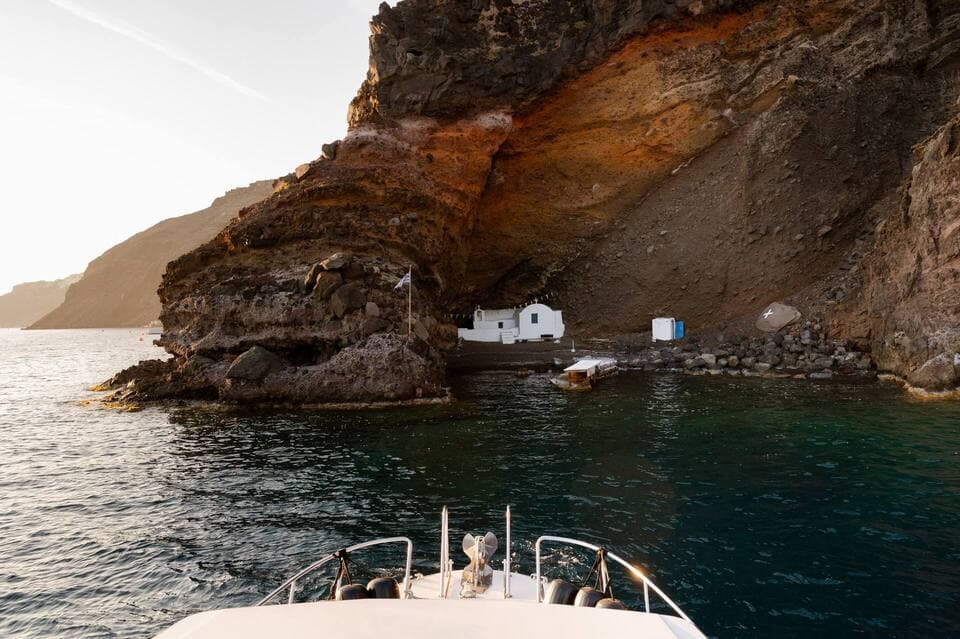 Private Targa Motor Yacht Full Day Cruise with BBQ, Open Bar & Transfers 1