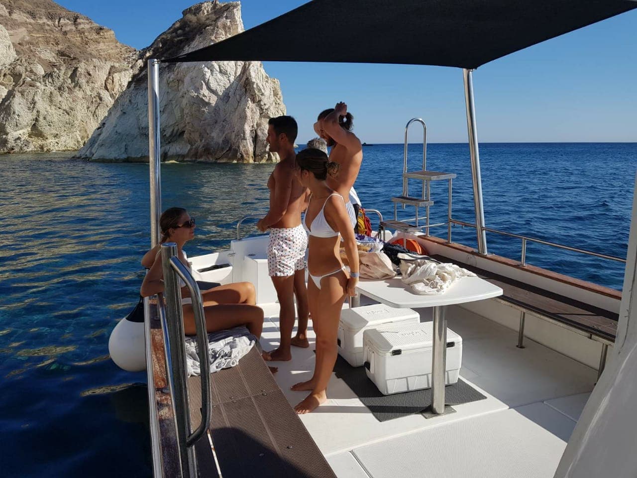 Volcanic Caldera Motor Boat Daytime Cruise, Classic, 3 Hours 1